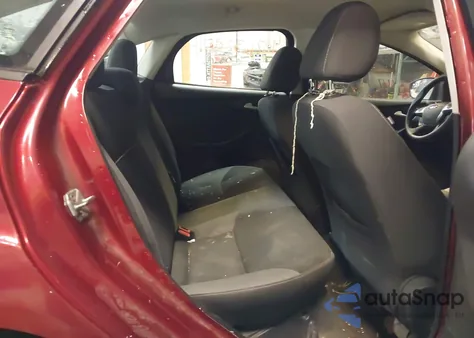 2013 Ford Focus Se z USA, uszkodzony, nr VIN 1FADP3F21DL344695